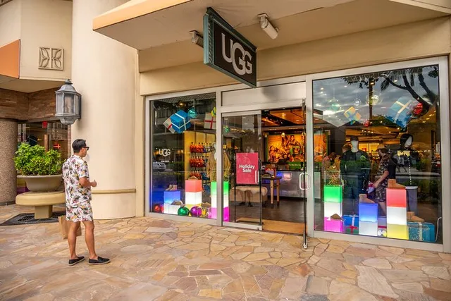 Honolulu Shopping Tour to Waikele Outlets - Image 2