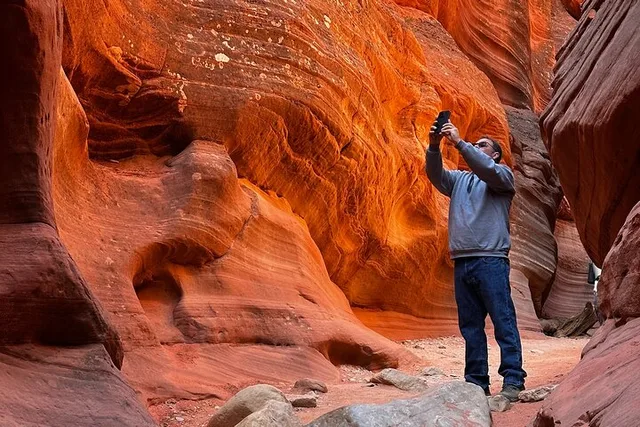 Kanab Slot Canyon Photography Tour - Image 1