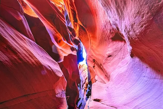 Antelope Canyon Hiking Tour - Image 2
