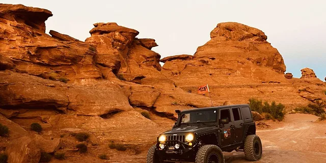 St. George Sand Mountain Sunset Jeep Tour - Image 4