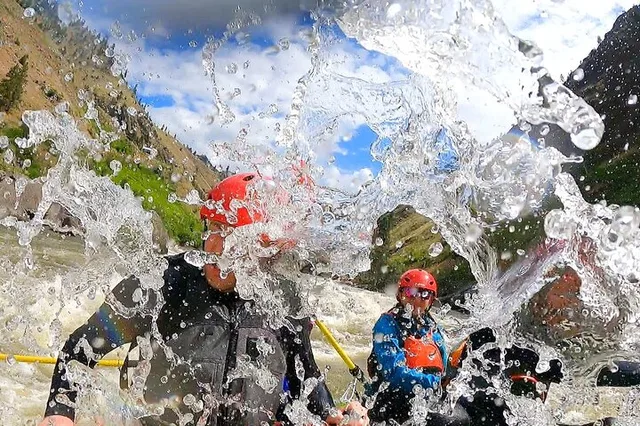 Riggins Salmon River Rafting Half Day - Image 2