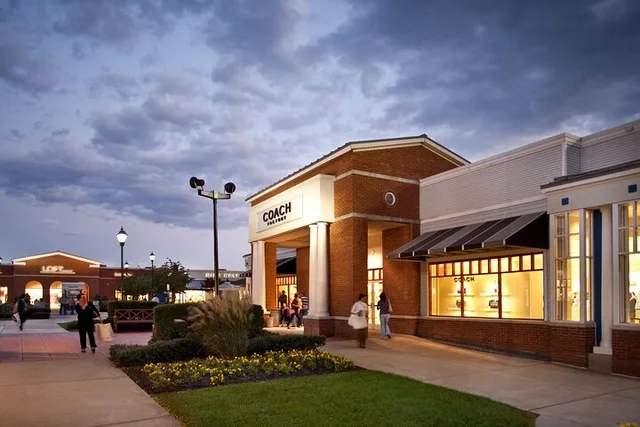Washington Shopping Tour to Leesburg Outlets - Image 6