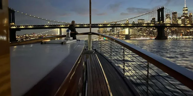 New York City Yacht Cruise with Drink - Image 2