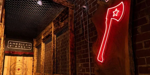 Atlanta Axe Throwing Experience - Image 4