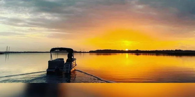 Tybee Island Pontoon Boat Rental - Image 2