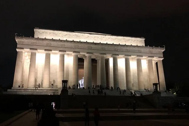 Washington DC Night Tour - Image 6