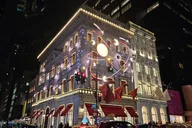 New York City Holiday Walking Tour with Skating thumbnail 4