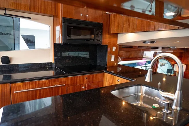 Los Angeles Yacht Tour 4 hr - Image 6
