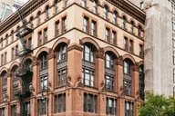 New York Taylor Swift Hotspots Walking Tour thumbnail 5