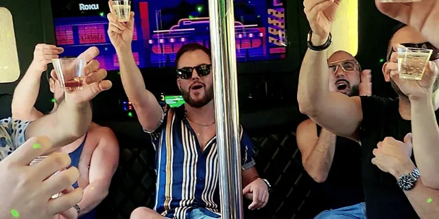Los Angeles Gay Sightseeing Booze Bus Tour - Image 2