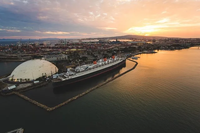 Long Beach Helicopter Tour Over Catalina and Queen Mary 15 min - Image 5