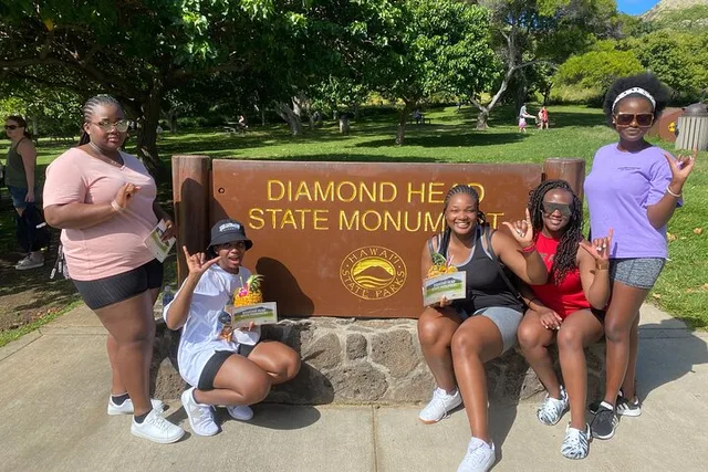 Honolulu Diamond Head Shuttle Tour with Malasada - Image 2