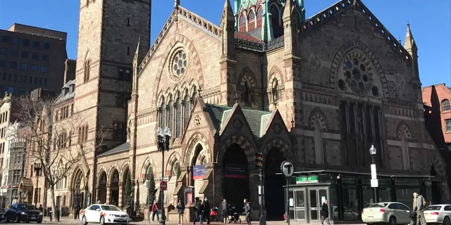 Boston Day Tour from New York: Harvard, MIT & Freedom Trail - Image 1