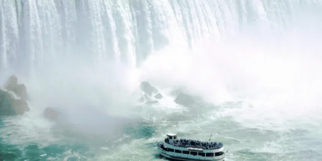New York Niagara Falls Day Trip with Optional Boat Ride - Image 1