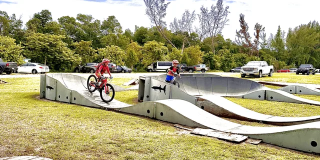 Miami Mountain Bike Rental on Virginia Key Trails - Image 4