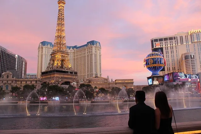 Las Vegas Strip Walking Tour with Photos and Champagne - Image 1