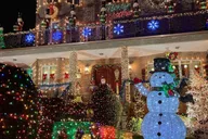 New York City Dyker Heights Christmas Lights Tour thumbnail 2