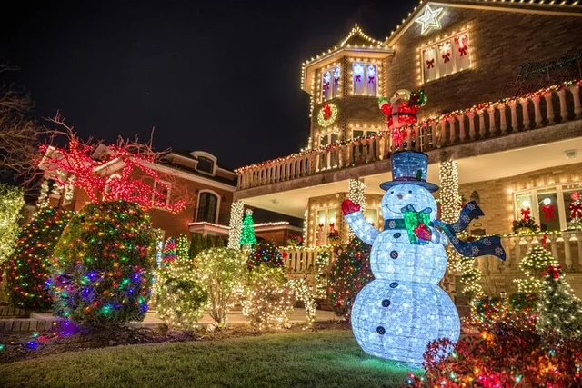 New York Dyker Heights Christmas Lights Walking Tour - Image 1