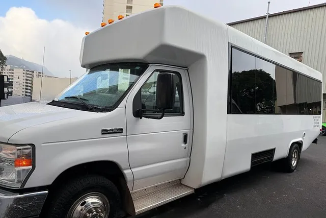 Oahu Island Group Transportation - Image 3