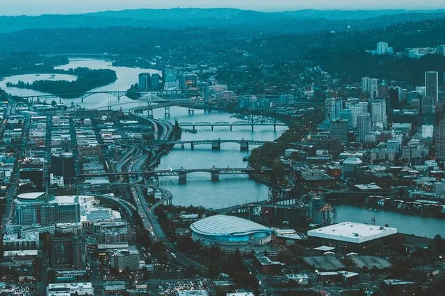 Portland Scenic Flight - Image 6