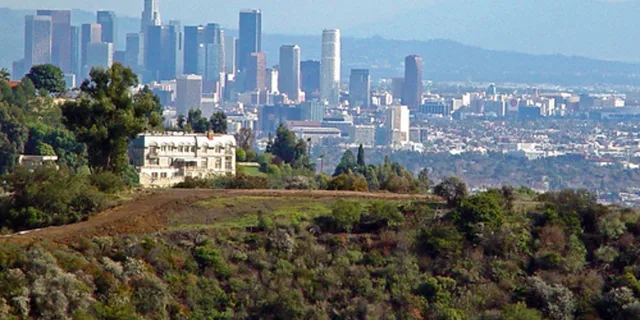 Los Angeles Private Tour of Highlights and Celebrity Homes - Image 5