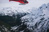 Anchorage Helicopter Glacier Dogsledding thumbnail 5
