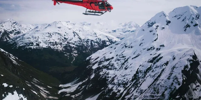 Anchorage Helicopter Glacier Dogsledding - Image 5