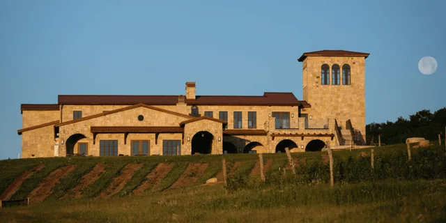 Traverse City Wine Tour on Old Mission Peninsula - Image 4