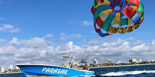 Miami Beach Parasailing Boat Tour in South Beach - Image 4