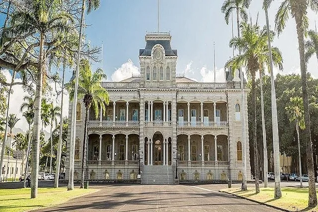Honolulu City and Arizona Memorial Tour - Image 2