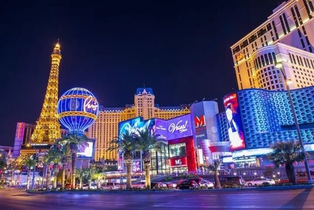 Las Vegas Street Food Tour with Local Guide - Image 2