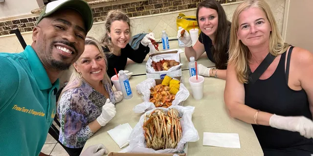New Orleans Seafood and Bar Crawl - Image 6