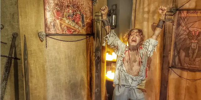 Chicago Medieval Torture Museum Ticket with Ghost Hunting - Image 5