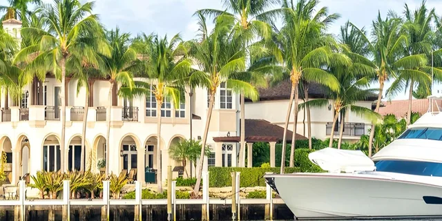 Fort Lauderdale Millionaire's Row Cruise with Drinks - Image 3