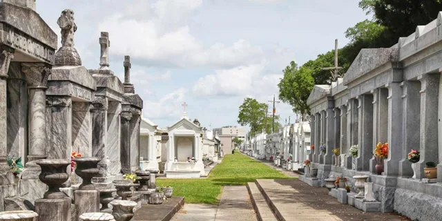 New Orleans St. Louis Cemetery #3 Walking Tour - Image 4