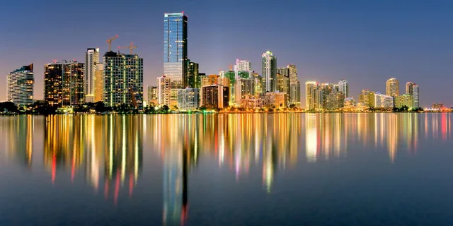 Miami Private Boat Tour with Bluetooth Stereo 2 hr - Image 3