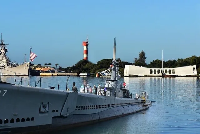 Honolulu Pearl Harbor Tour 9 hr - Image 1