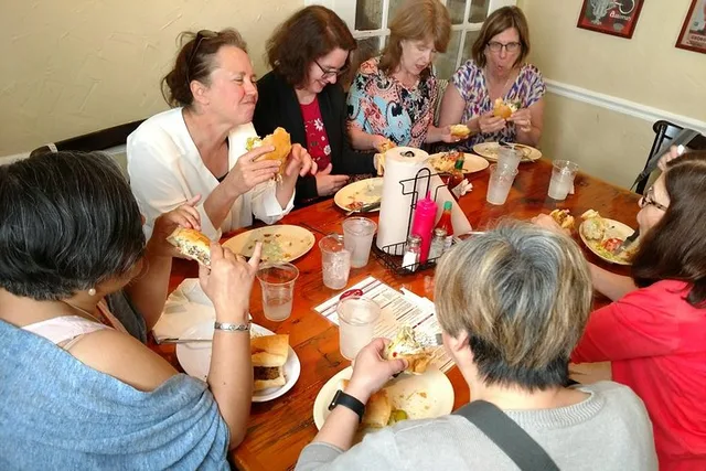 New Orleans Garden District Food and History Tour - Image 2