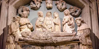 New York Met Cloisters & Fifth Avenue Tour by Car