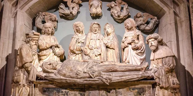 New York Met Cloisters & Fifth Avenue Tour by Car - Image 1