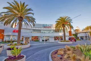 Los Angeles Shopping Tour to The Pike Outlets