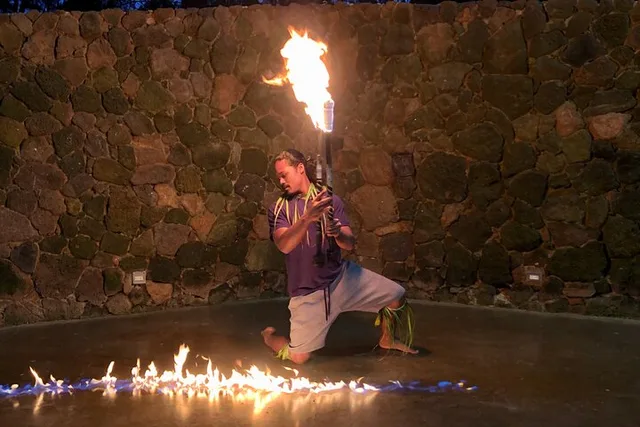 Kaua'i Fireknife Experience - Image 5
