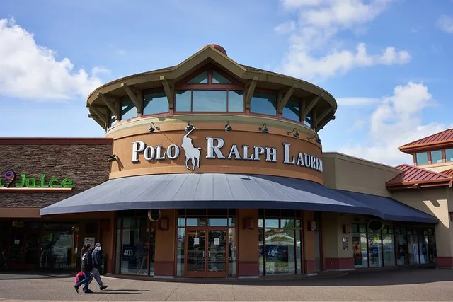 Portland Shopping Tour to Woodburn Outlets - Image 2