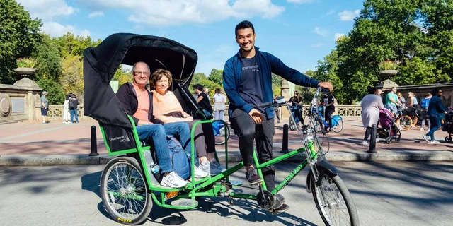 New York City Central Park Pedicab Tour - Image 1