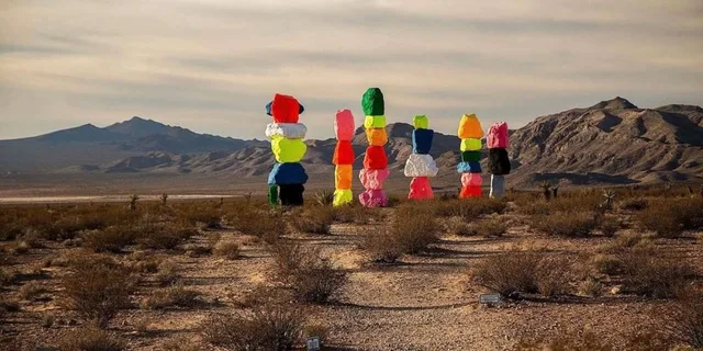 Las Vegas Car Tour to Seven Magic Mountains - Image 1