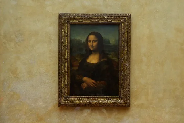 Paris Louvre Museum Tour - Image 2