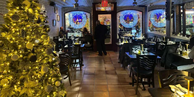 New York Little Italy Christmas Tour with Dinner - Image 3