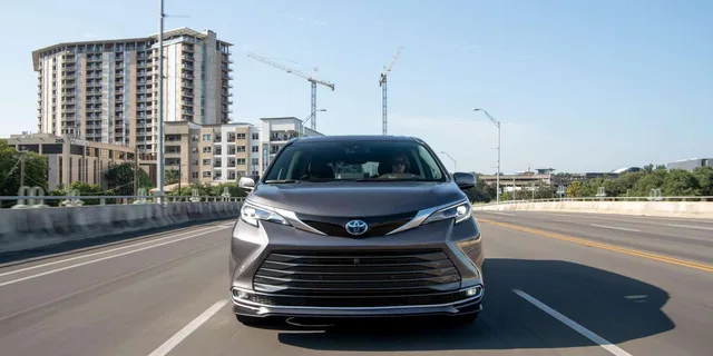 Nashville Airport to Downtown Private Transfer - Image 3