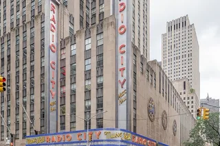 New York City Comedy Bus Tour