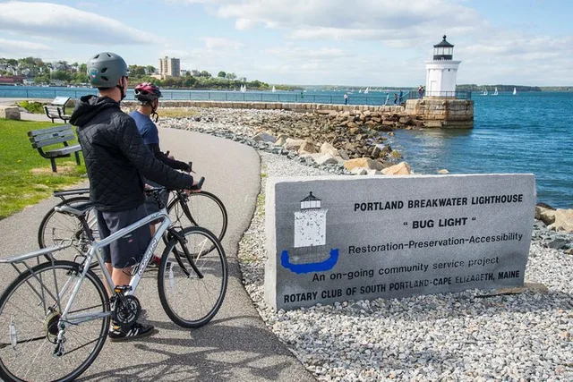 Portland Bicycle Tour with Lighthouses and Lobster Roll - Image 3